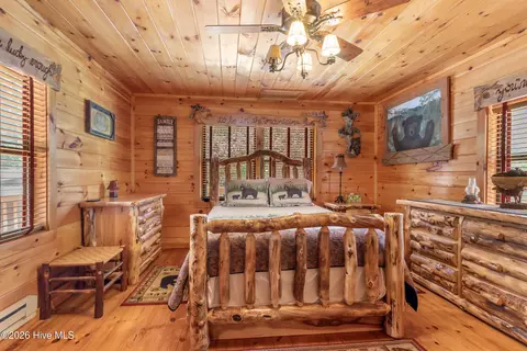 Bedroom - 614 Rockridge Rd, Murphy, NC 28906 photo 1 of 13