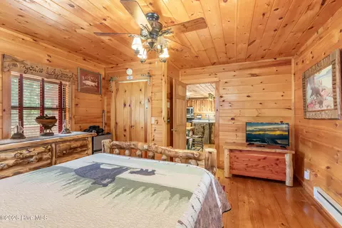 Bedroom - 614 Rockridge Rd, Murphy, NC 28906 photo 2 of 13