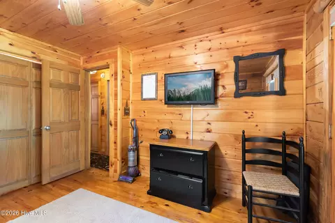 Bedroom - 614 Rockridge Rd, Murphy, NC 28906 photo 8 of 13