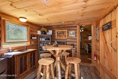 Dining - 614 Rockridge Rd, Murphy, NC 28906 photo 5 of 6