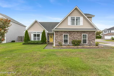 1013 Whispering Doe Dr, Wilmington, NC 28409