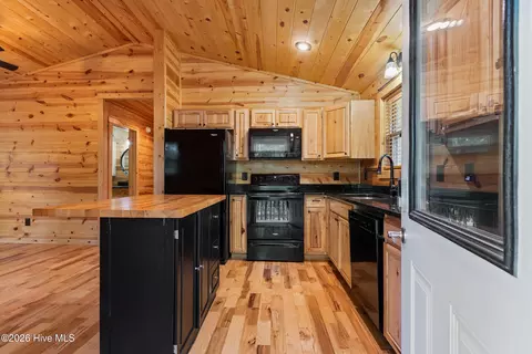 Other - 225 Dawsons Ln, Murphy, NC 28906 photo 2 of 8