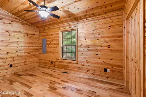 Bedroom - 225 Dawsons Ln, Murphy, NC 28906 photo 4 of 5