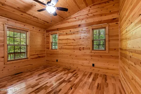Bedroom - 225 Dawsons Ln, Murphy, NC 28906 photo 1 of 5