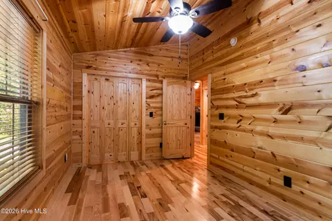 Bedroom - 225 Dawsons Ln, Murphy, NC 28906 photo 5 of 5