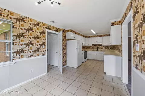 Dining - 3009 Mabus Dr, Augusta, GA 30909 photo 2 of 2