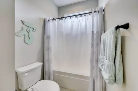 Bath - 4324 Sabal Dr, Evans, GA 30809 photo 5 of 7