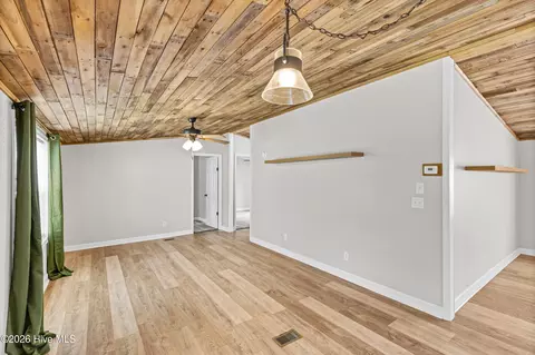 Living - 7537 Winfield Rd, Appling, GA 30802 photo 2 of 2