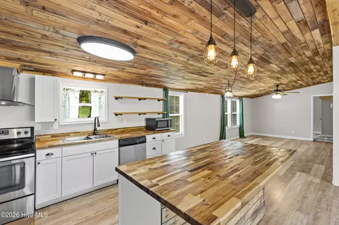 Kitchen - 7537 Winfield Rd, Appling, GA 30802 photo 2 of 3