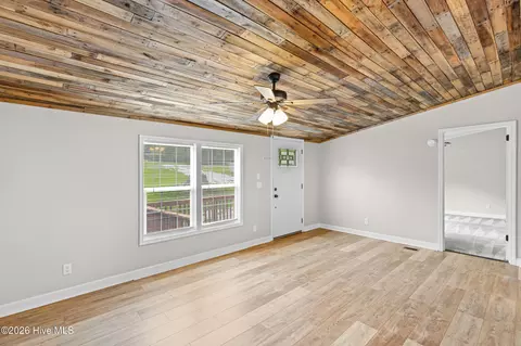 Living - 7537 Winfield Rd, Appling, GA 30802 photo 1 of 2