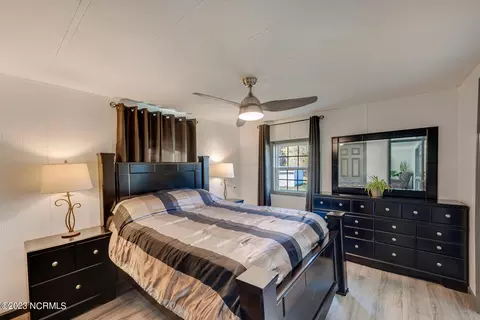 Bedroom - 4321 Old Blounts Creek Rd, Chocowinity, NC 27817 photo 4 of 7