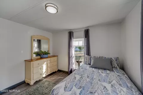 Bedroom - 4321 Old Blounts Creek Rd, Chocowinity, NC 27817 photo 2 of 7
