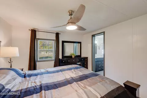 Bedroom - 4321 Old Blounts Creek Rd, Chocowinity, NC 27817 photo 5 of 7