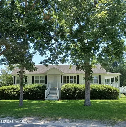 1590 S River Rd, Beaufort, NC 28516