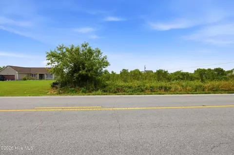 231 Gregory Fork Rd, Richlands, NC 28574 photo 2