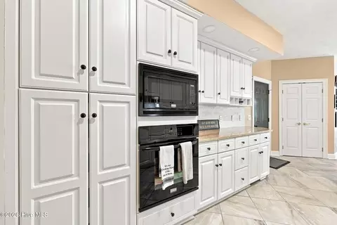 Kitchen - 39 Devon Dr, Pinehurst, NC 28374 photo 2 of 3