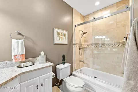 Bath - 39 Devon Dr, Pinehurst, NC 28374 photo 3 of 4
