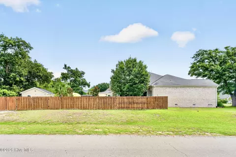 Exterior - 103 Inlet Ct, Hampstead, NC 28443 photo 14 of 18