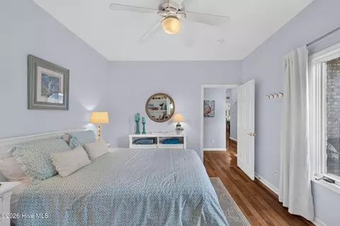 Bedroom - 103 Inlet Ct, Hampstead, NC 28443 photo 4 of 7