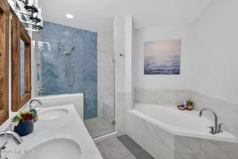 Bath - 103 Inlet Ct, Hampstead, NC 28443 photo 1 of 5