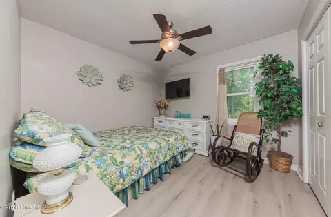 Bedroom - 303 Mertz Ct, Hubert, NC 28539 photo 5 of 6