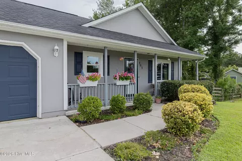 Exterior - 303 Mertz Ct, Hubert, NC 28539 photo 2 of 9