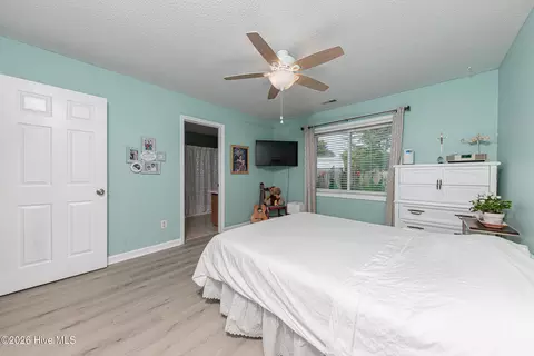 Bedroom - 303 Mertz Ct, Hubert, NC 28539 photo 3 of 6