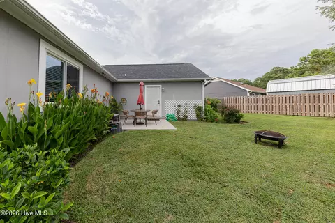 Exterior - 303 Mertz Ct, Hubert, NC 28539 photo 5 of 9