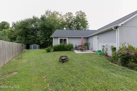 Exterior - 303 Mertz Ct, Hubert, NC 28539 photo 4 of 9