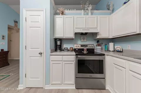 Kitchen - 303 Mertz Ct, Hubert, NC 28539 photo 2 of 4