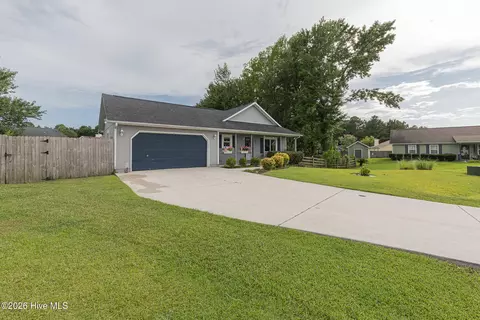 Exterior - 303 Mertz Ct, Hubert, NC 28539 photo 1 of 9