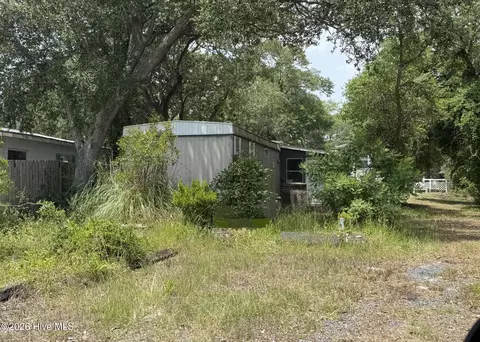 103 NE 66th St, Oak Island, NC 28465