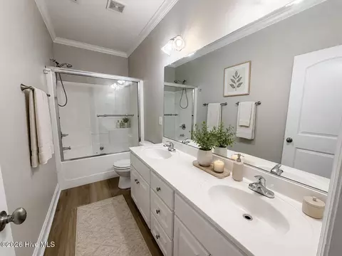Bath - 301 Buxton Ln, Evans, GA 30809 photo 3 of 5