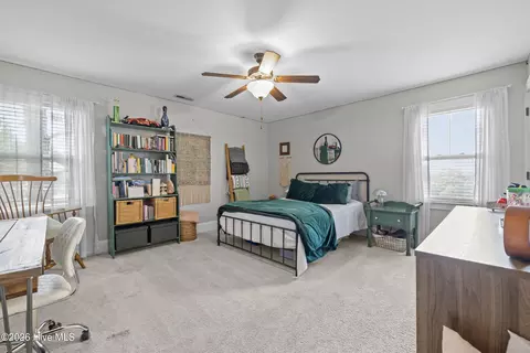 Bedroom - 178 Heritage Way, Hampstead, NC 28443 photo 4 of 8