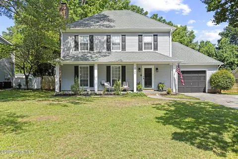 2720 Northwoods Dr, Jacksonville, NC 28540