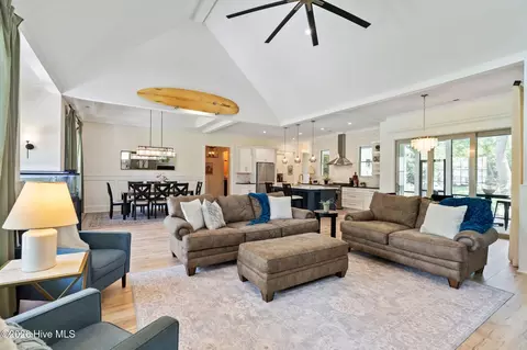 Living - 204 Gull Rd, Hampstead, NC 28443 photo 3 of 3