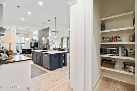 Entry Way - 204 Gull Rd, Hampstead, NC 28443 photo 3 of 8
