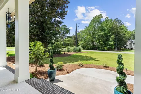 Exterior - 204 Gull Rd, Hampstead, NC 28443 photo 2 of 17