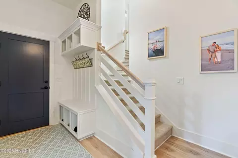 Entry Way - 204 Gull Rd, Hampstead, NC 28443 photo 4 of 8