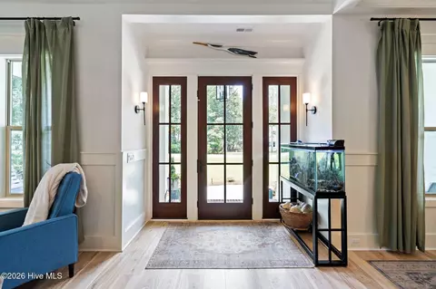 Entry Way - 204 Gull Rd, Hampstead, NC 28443 photo 1 of 8