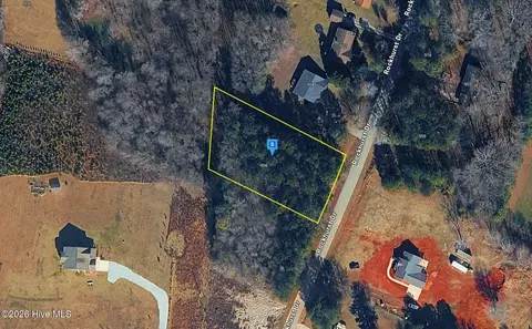 906 Rock Hurst Dr, Gibsonville, NC 27249