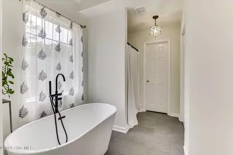 Bath - 4148 Eagle Nest Dr, Evans, GA 30809 photo 2 of 8