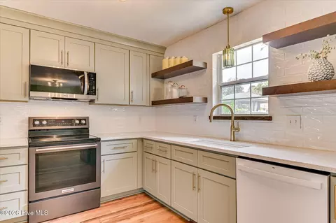 Kitchen - 4148 Eagle Nest Dr, Evans, GA 30809 photo 4 of 7