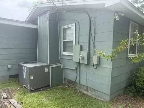 Exterior - 507 E 3rd Ave, Chadbourn, NC 28431 photo 5 of 7