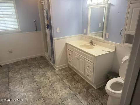 Bath - 507 E 3rd Ave, Chadbourn, NC 28431 photo 1 of 7