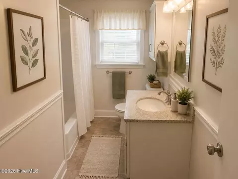 Bath - 507 E 3rd Ave, Chadbourn, NC 28431 photo 6 of 7