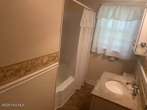 Bath - 507 E 3rd Ave, Chadbourn, NC 28431 photo 7 of 7