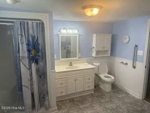 Bath - 507 E 3rd Ave, Chadbourn, NC 28431 photo 2 of 7