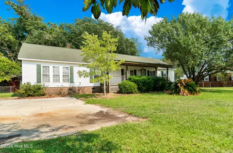 119 Dixon Dr, Newport, NC 28570