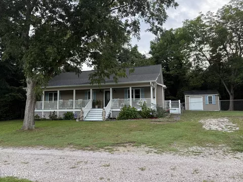 115 Pender Ln, Newport, NC 28570
